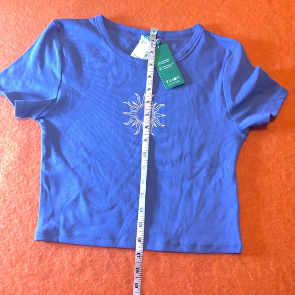 Purple and sun nostalgia print cropped baby tee NWT - Picture 7 of 8